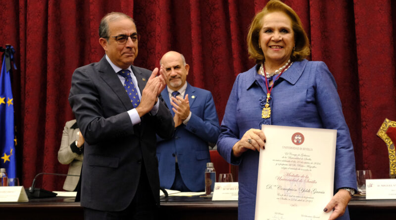 Medalla Oro Universidad Sevilla